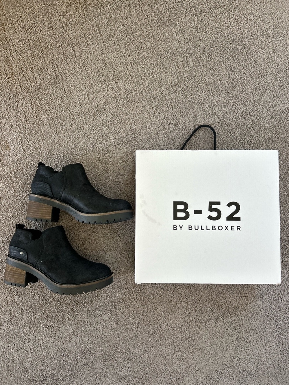 Bullboxer B-52 Black Short Ankle Boots Lug Sole Size 7 new in box